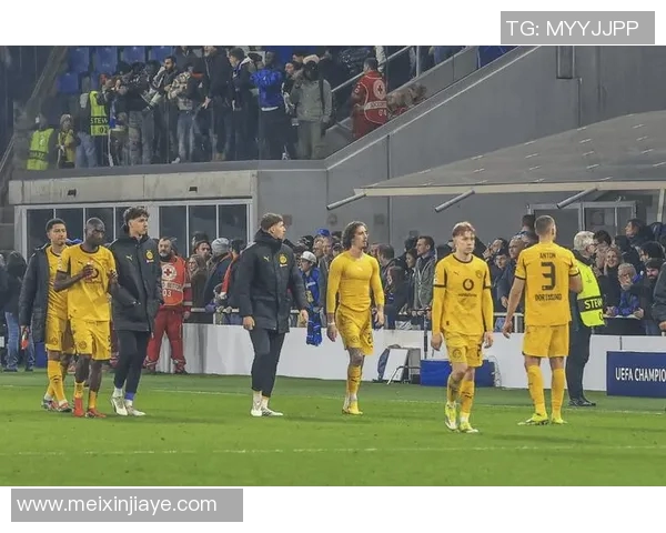 多特与拜仁激战在即谁能在德甲巅峰对决中笑到最后